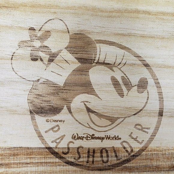Walt Disney World Passholder Coasters Wooden Beverage Case Minnie Mouse Wood Set - Picture 8 of 9